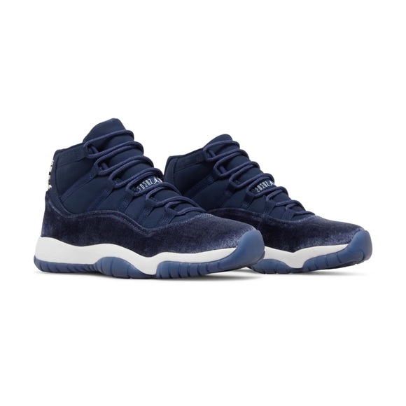💙 Air Jordan 11 Retro “Midnight Navy Velvet” (W) • Navy Suede/Velvet • Size 9 ⭐️ - Picture 2 of 16